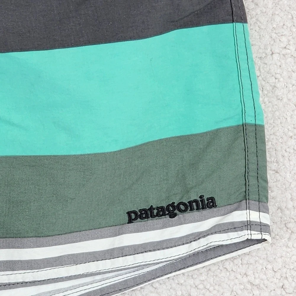 Patagonia Scallop Hem Board Shorts Mens 32 Teal Grey Striped Surf Swim Trunks‎